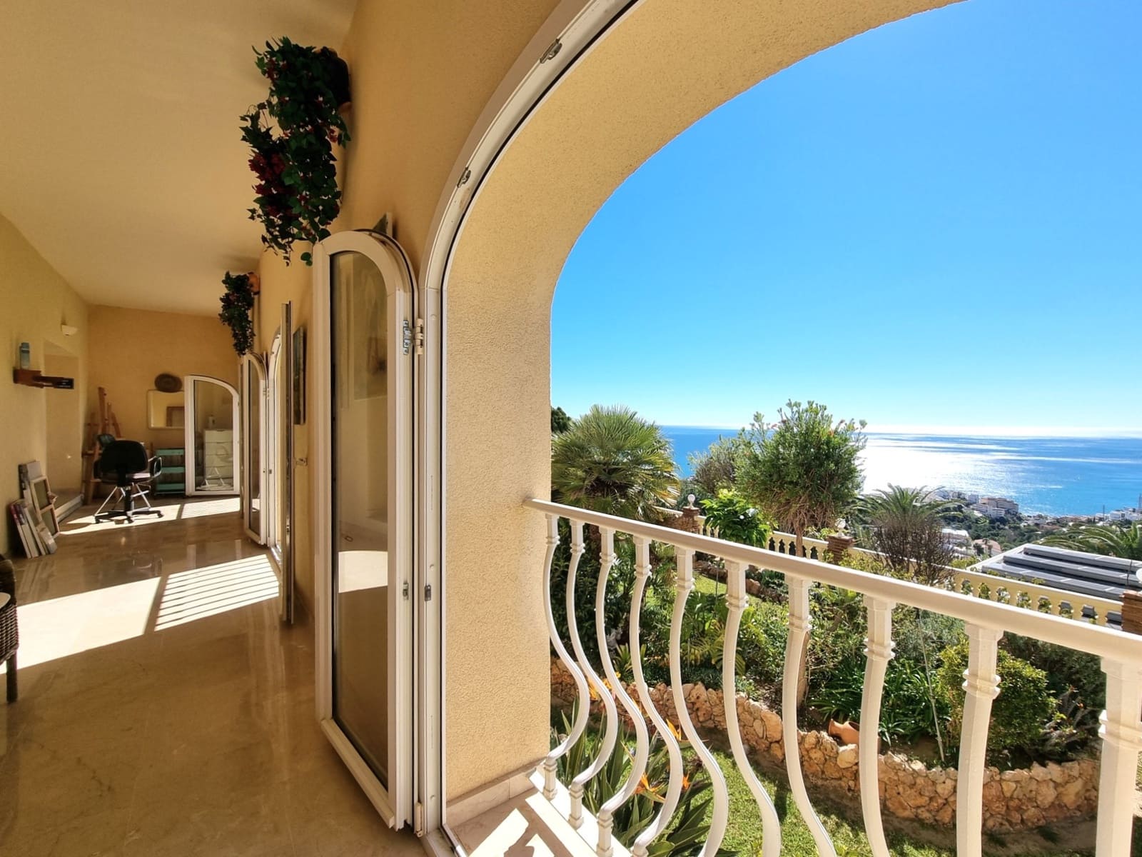 5 bedroom Villa for sale in La Capellania with pool garage - € 1,890,000 (Ref: 9625351)