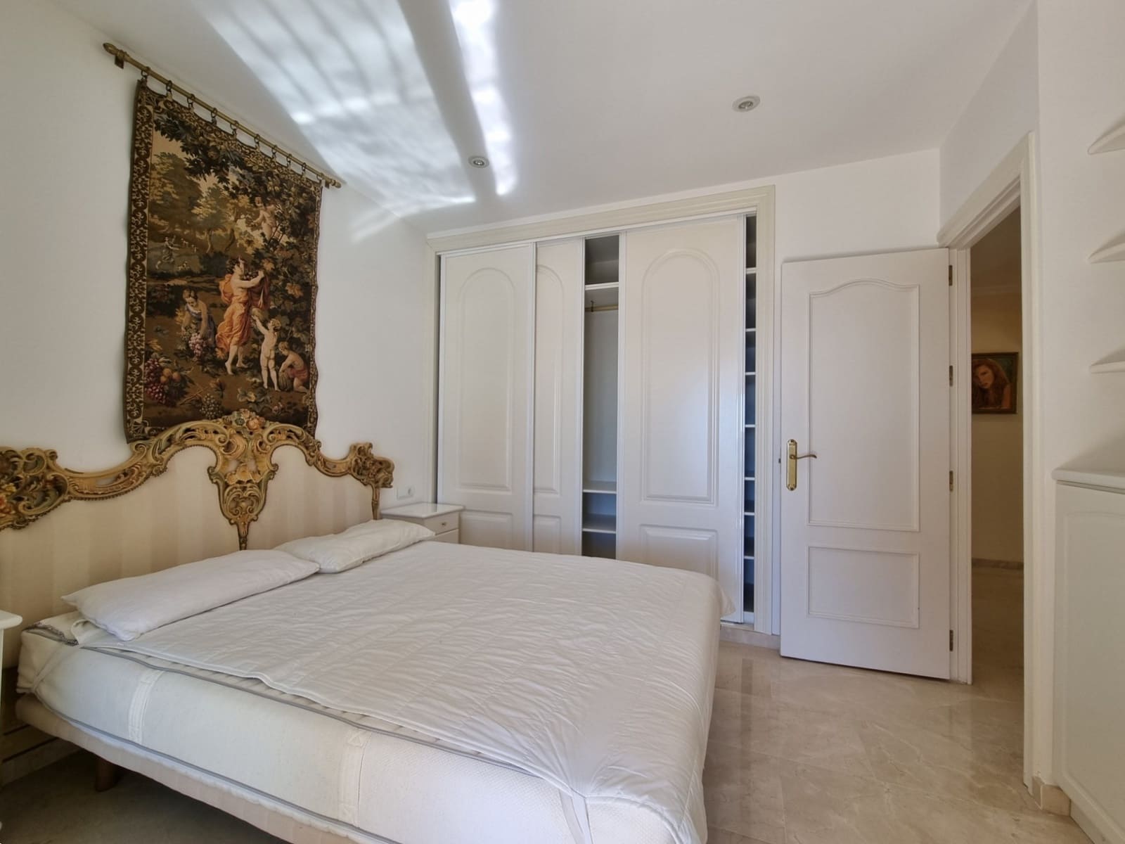 5 bedroom Villa for sale in La Capellania with pool garage - € 1,890,000 (Ref: 9625351)