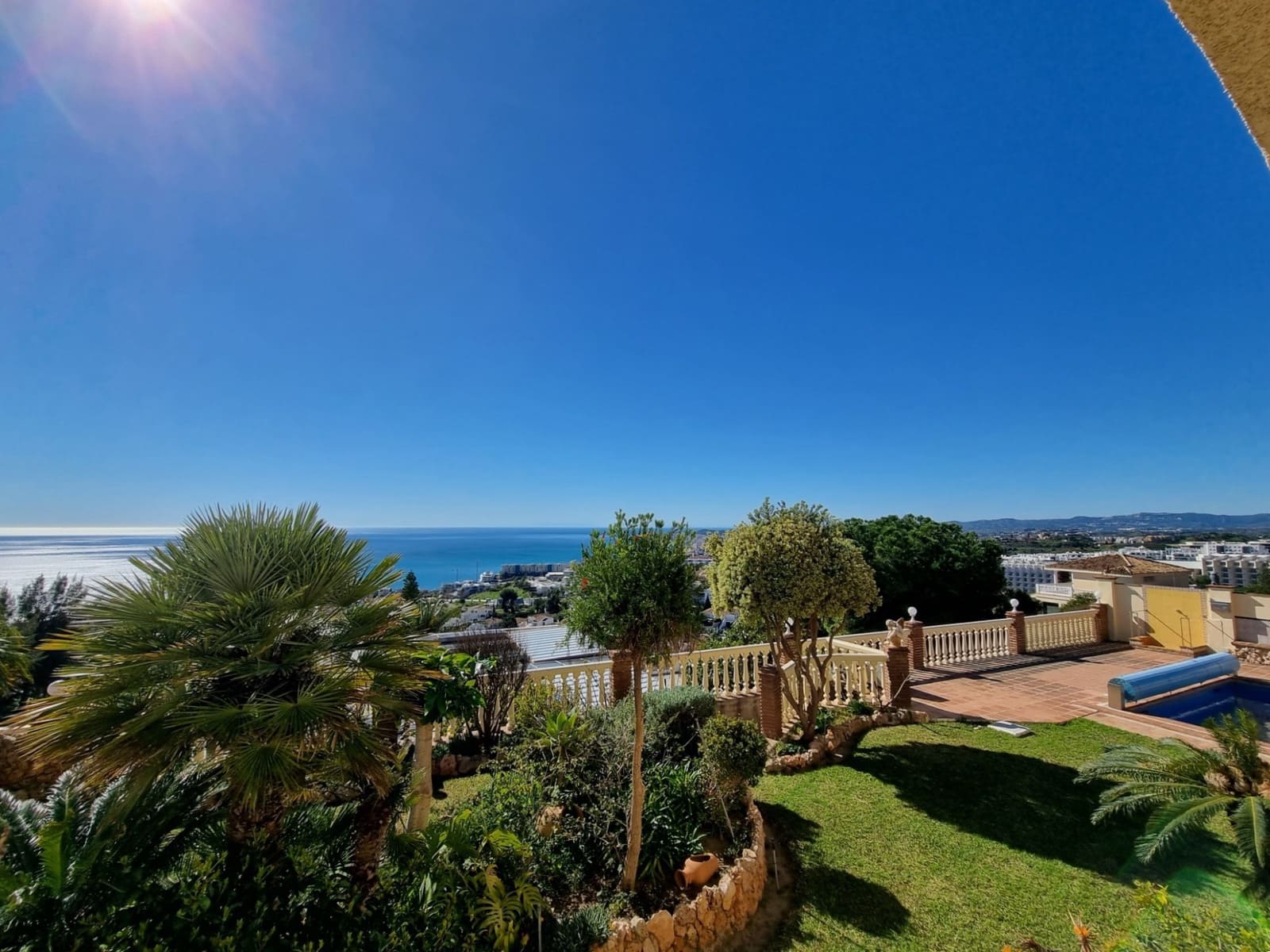 5 bedroom Villa for sale in La Capellania with pool garage - € 1,890,000 (Ref: 9625351)