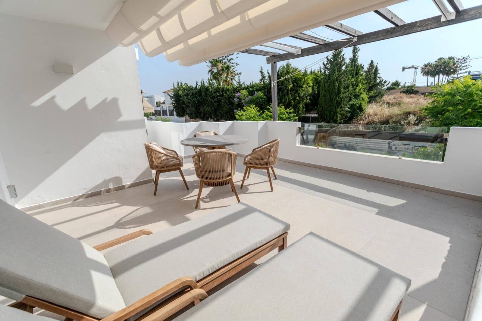 3 sypialnia Apartament na sprzedaż w Bel-Air z basenem garażem - 590 000 € (Ref: 9627259)