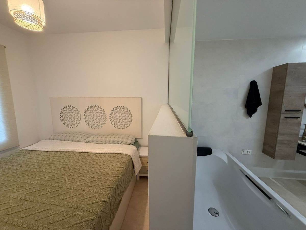 2 sovrum Lägenhet till salu i Riviera del Sol med pool garage - 325 000 € (Ref: 9627260)