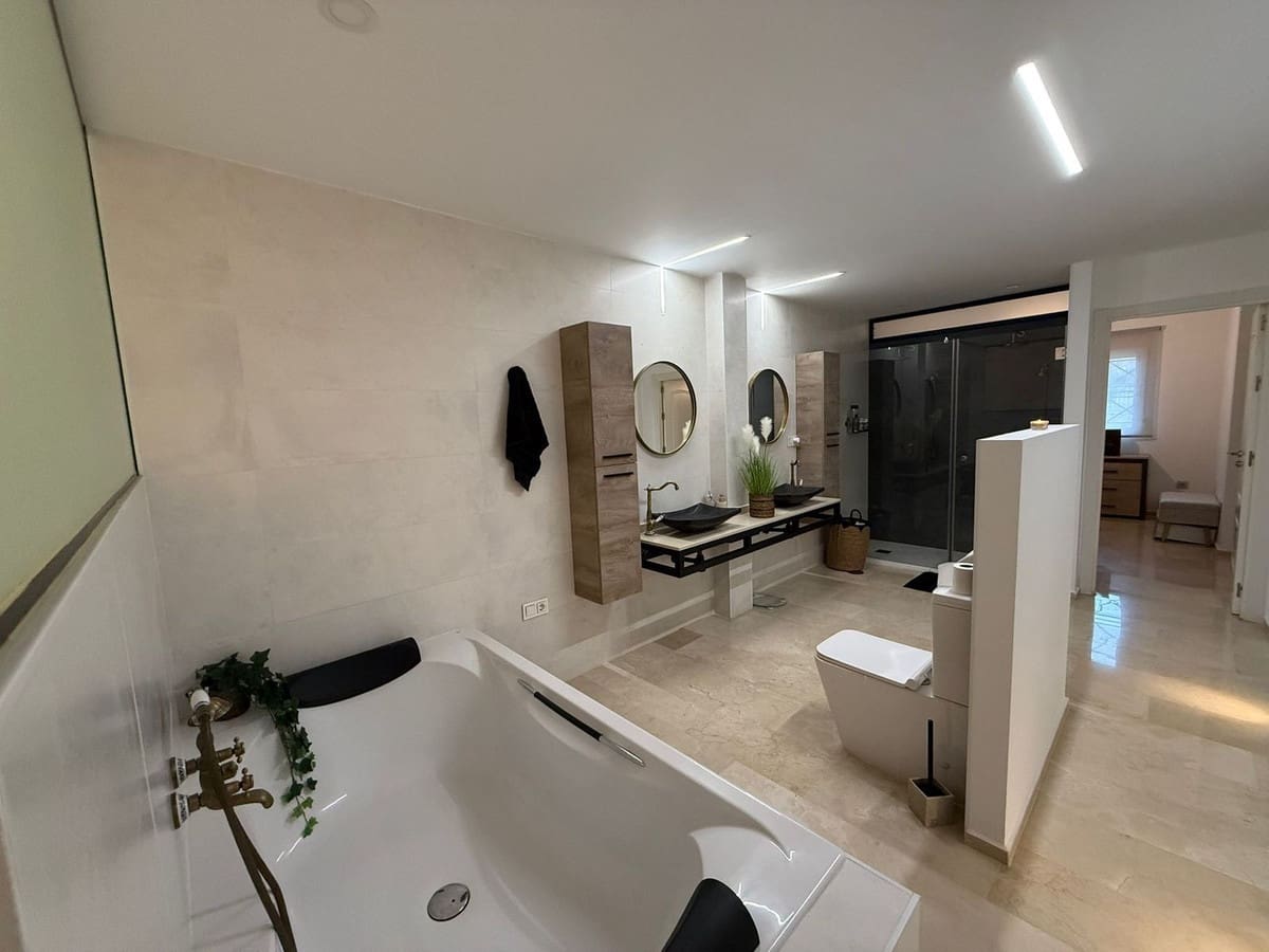 2 sovrum Lägenhet till salu i Riviera del Sol med pool garage - 325 000 € (Ref: 9627260)