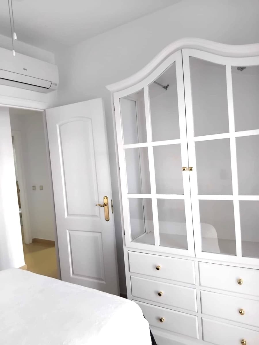 Apartamento de 3 habitaciones en San Luis de Sabinillas en venta con piscina - 295.000 € (Ref: 9633915)