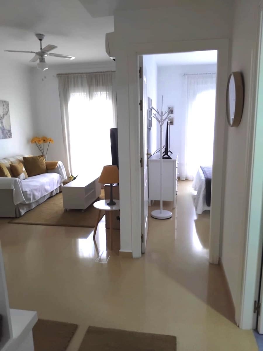 Apartamento de 3 habitaciones en San Luis de Sabinillas en venta con piscina - 295.000 € (Ref: 9633915)