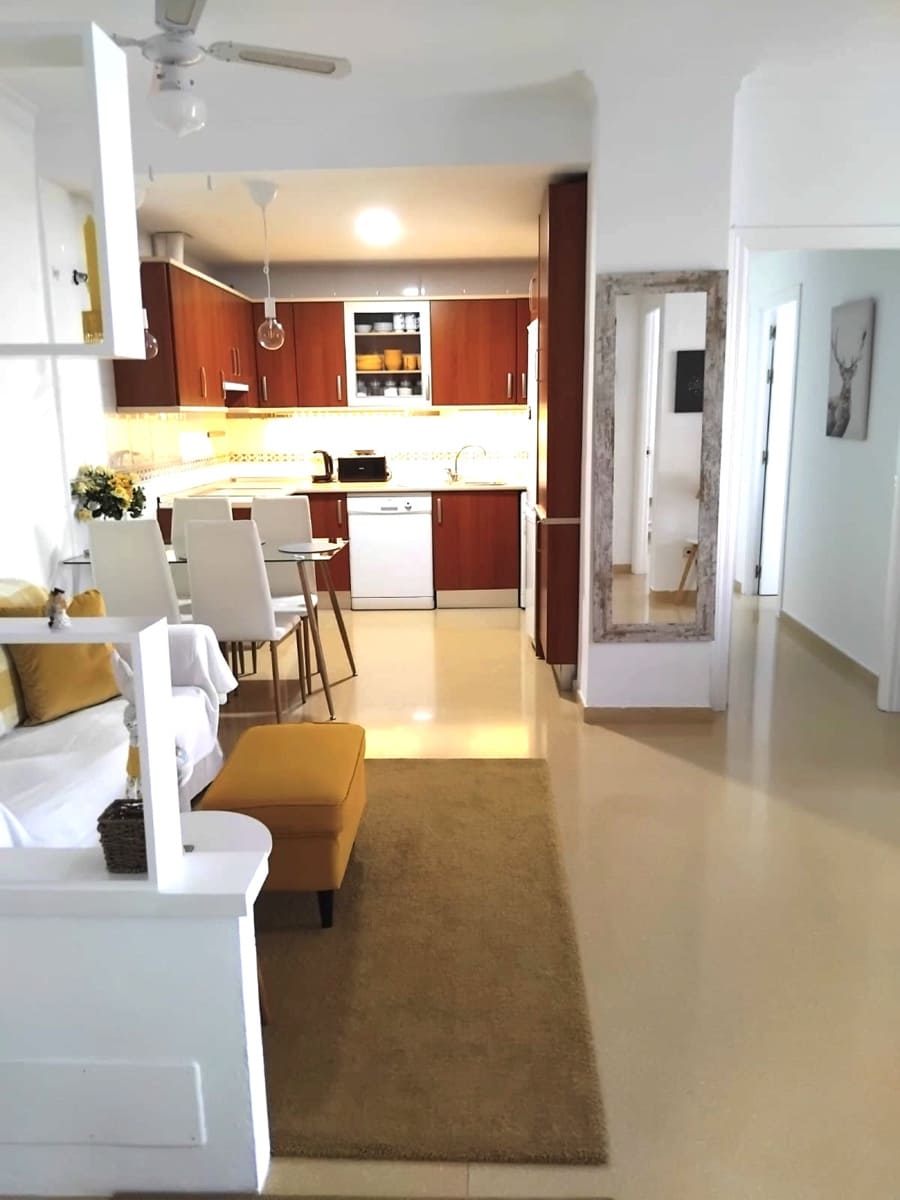 Apartamento de 3 habitaciones en San Luis de Sabinillas en venta con piscina - 295.000 € (Ref: 9633915)