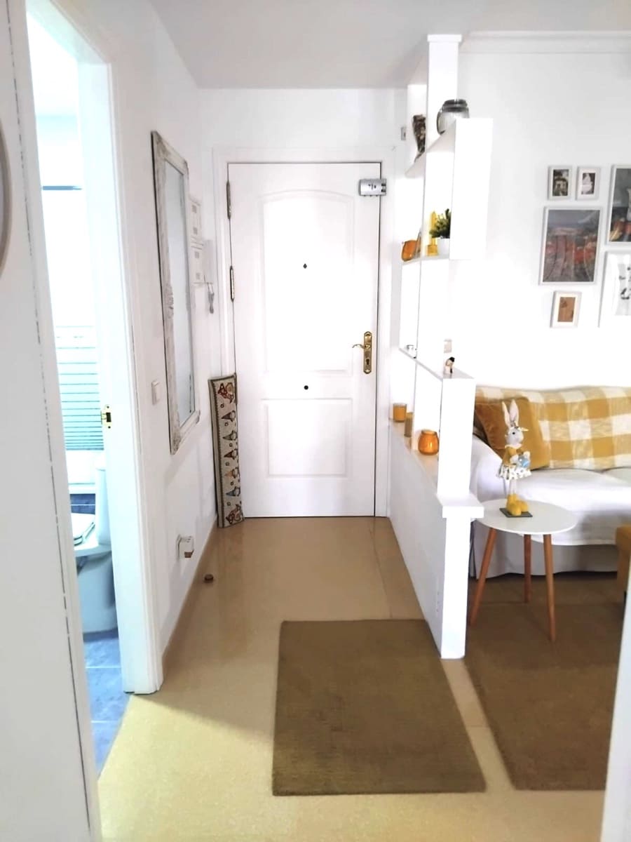 Apartamento de 3 habitaciones en San Luis de Sabinillas en venta con piscina - 295.000 € (Ref: 9633915)