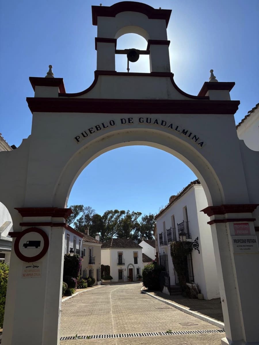 2 chambre Maison de Ville à vendre à Guadalmina avec piscine garage - 689 000 € (Ref: 9636478)