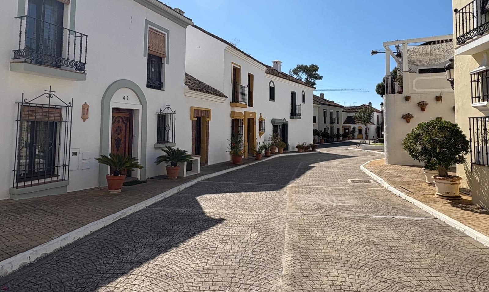 2 chambre Maison de Ville à vendre à Guadalmina avec piscine garage - 689 000 € (Ref: 9636478)