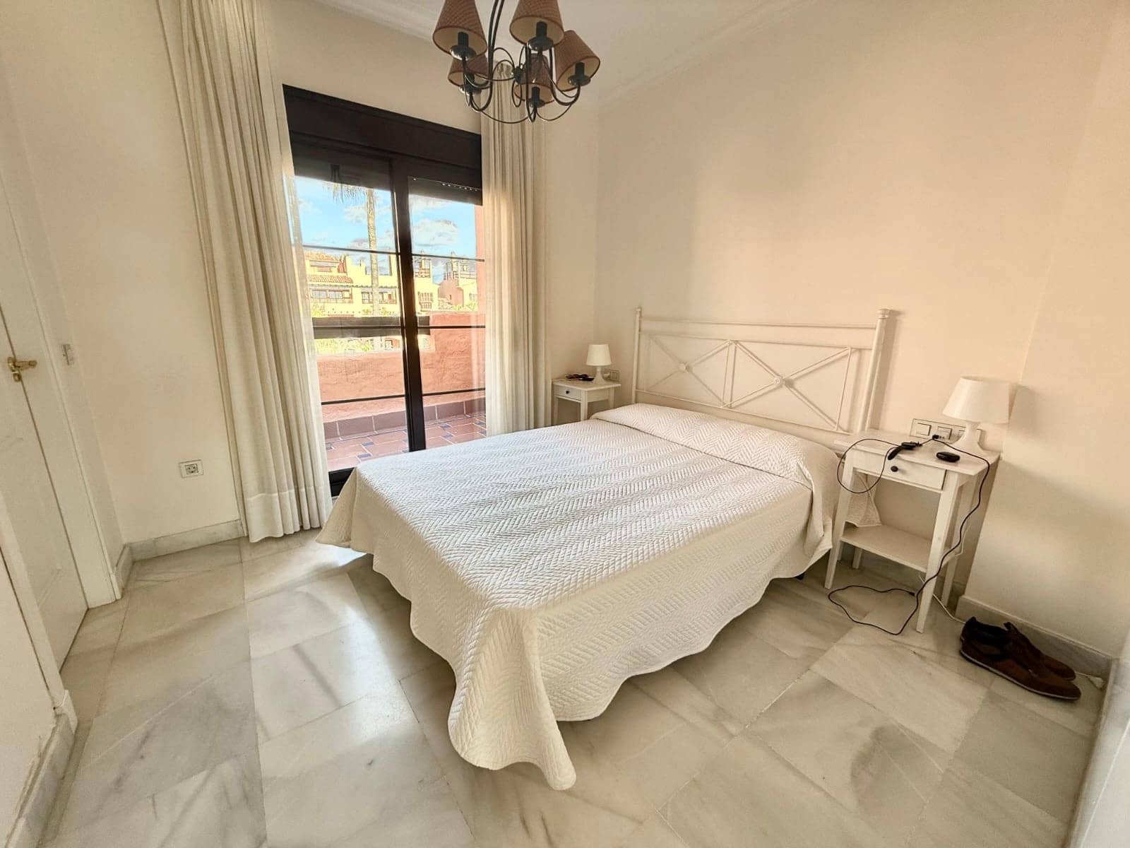 5 sypialnia Penthouse na sprzedaż w New Golden Mile z basenem garażem - 900 000 € (Ref: 9636479)