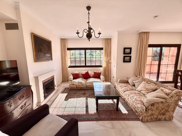 5 soveværelse Penthouse til salg i New Golden Mile, Estepona med swimmingpool garage - € 900.000 (Ref: 9636479)