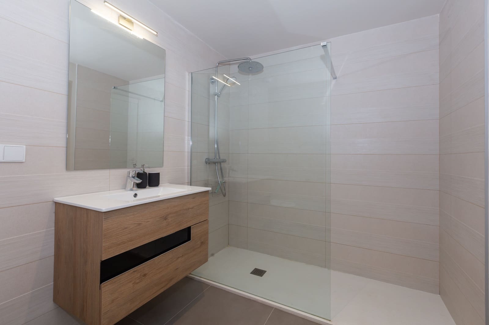 3 Zimmer Wohnung zu verkaufen in Estepona mit Pool Garage - 638.000 € (Ref: 9636481)