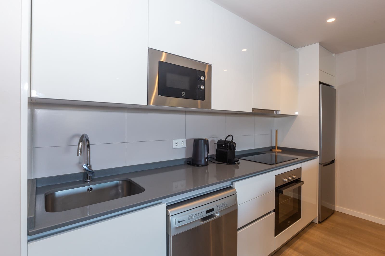 3 Zimmer Wohnung zu verkaufen in Estepona mit Pool Garage - 638.000 € (Ref: 9636481)