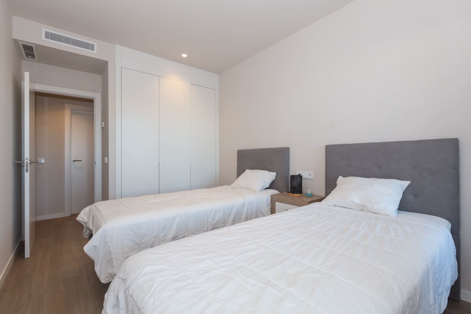 3 Zimmer Wohnung zu verkaufen in Estepona mit Pool Garage - 638.000 € (Ref: 9636481)