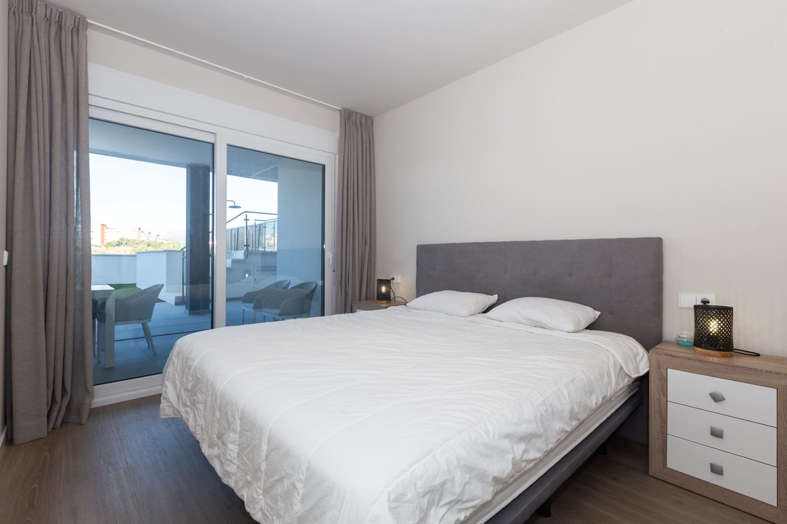 3 Zimmer Wohnung zu verkaufen in Estepona mit Pool Garage - 638.000 € (Ref: 9636481)