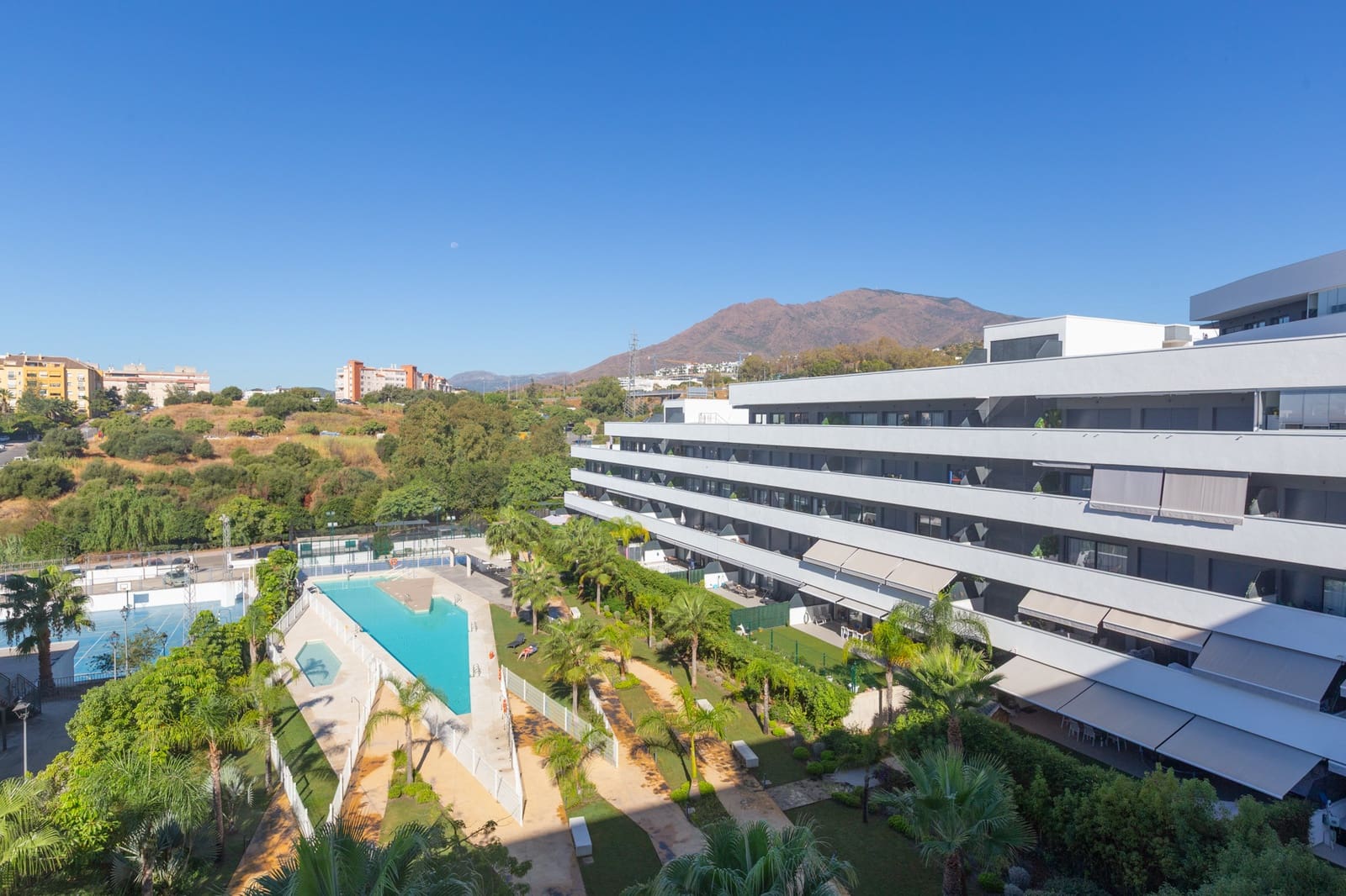 3 Zimmer Wohnung zu verkaufen in Estepona mit Pool Garage - 638.000 € (Ref: 9636481)