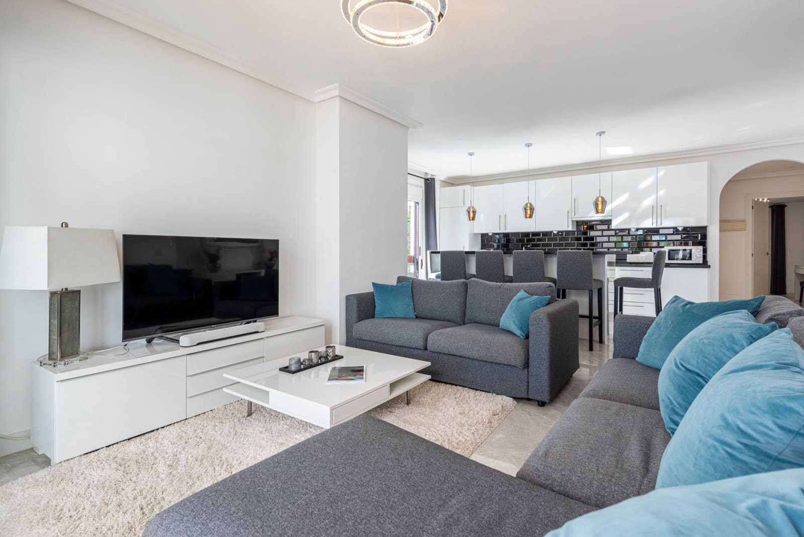 3 soveværelse Lejlighed til salg i Marbella med swimmingpool garage - € 675.000 (Ref: 9636485)