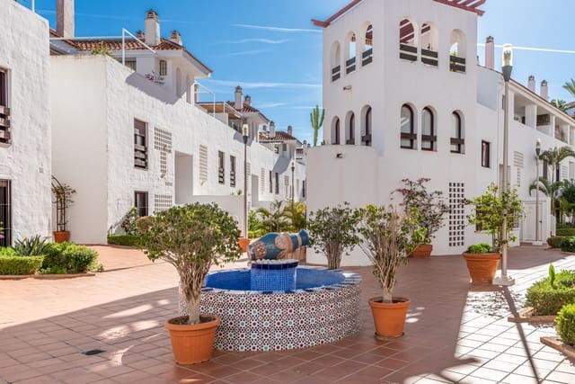 3 soverom Leilighet til salgs i Marbella med svømmebasseng garasje - € 675 000 (Ref: 9636485)
