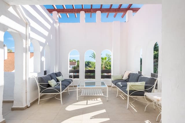 3 soverom Leilighet til salgs i Marbella med svømmebasseng garasje - € 675 000 (Ref: 9636485)