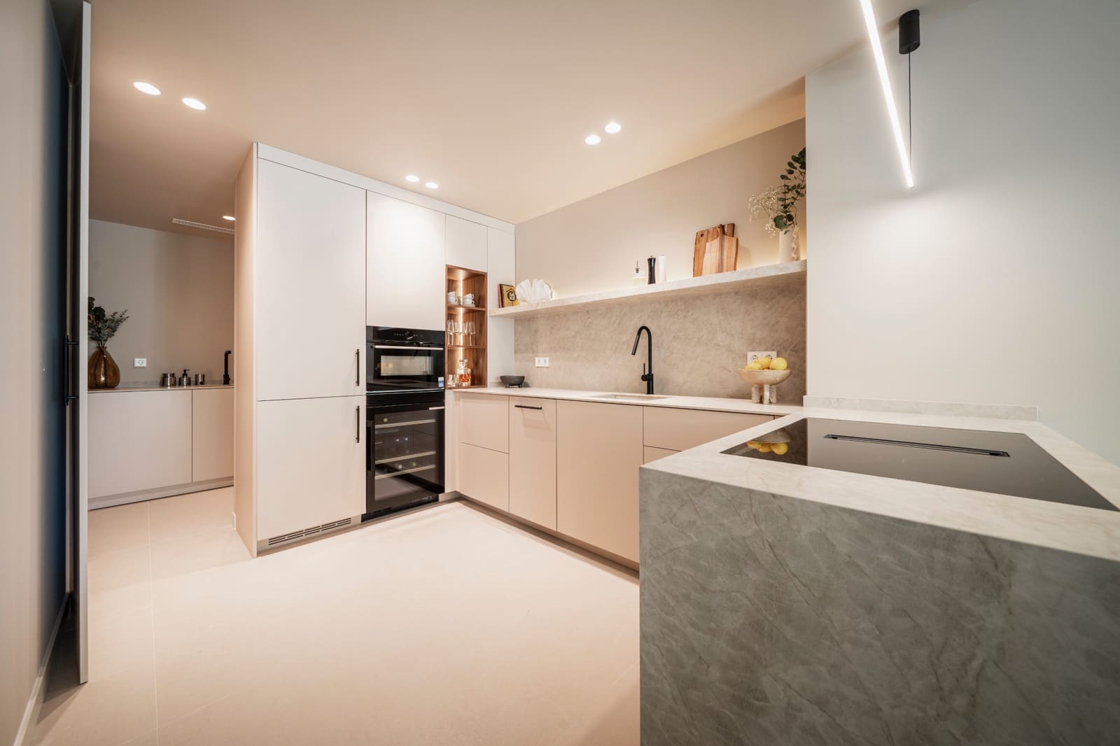 Apartamento de 3 habitaciones en La Quinta en venta con piscina garaje - 849.000 € (Ref: 9647773)