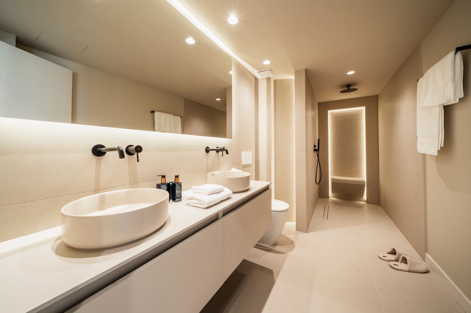 Apartamento de 3 habitaciones en La Quinta en venta con piscina garaje - 849.000 € (Ref: 9647773)