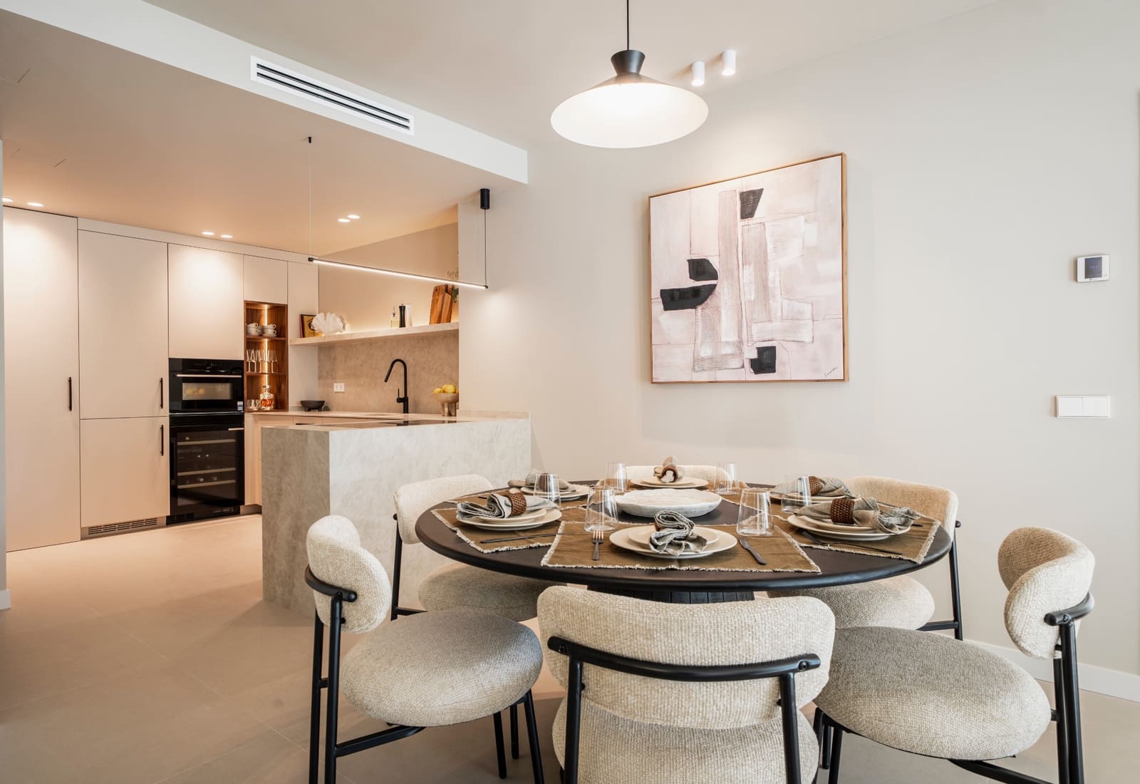 Apartamento de 3 habitaciones en La Quinta en venta con piscina garaje - 849.000 € (Ref: 9647773)