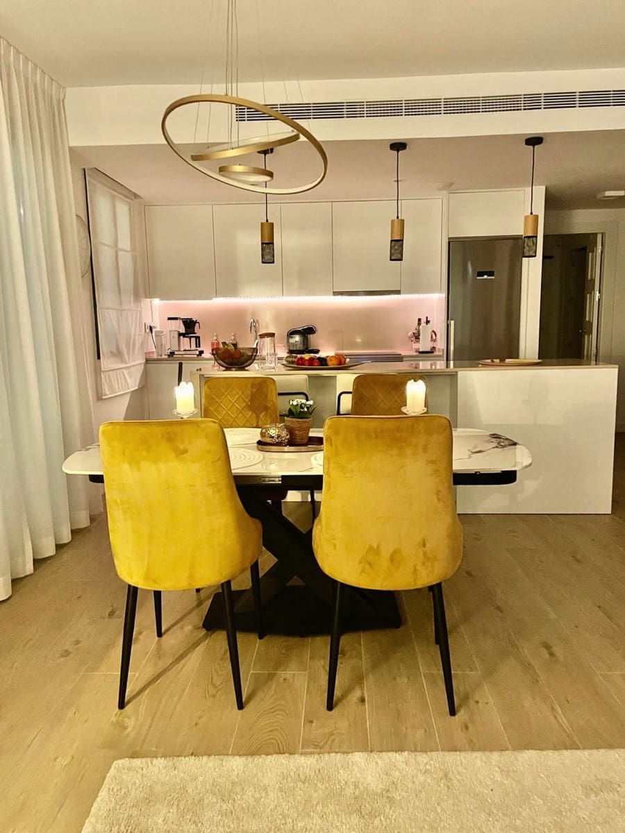 2 bedroom Apartment for sale in Estepona with pool garage - € 515,000 (Ref: 9651256)