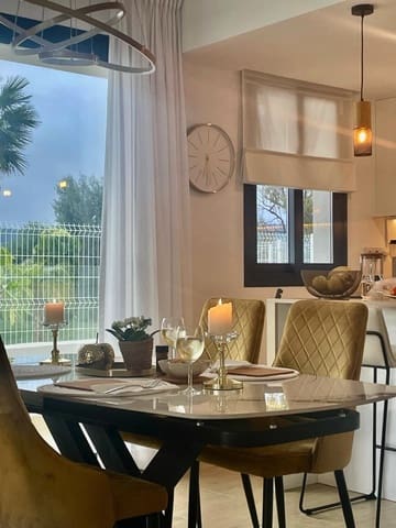 2 bedroom Apartment for sale in Estepona with pool garage - € 515,000 (Ref: 9651256)