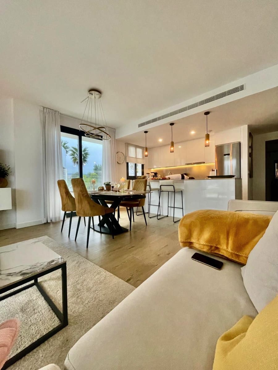 2 soverom Leilighet til salgs i Estepona med svømmebasseng garasje - € 515 000 (Ref: 9651256)