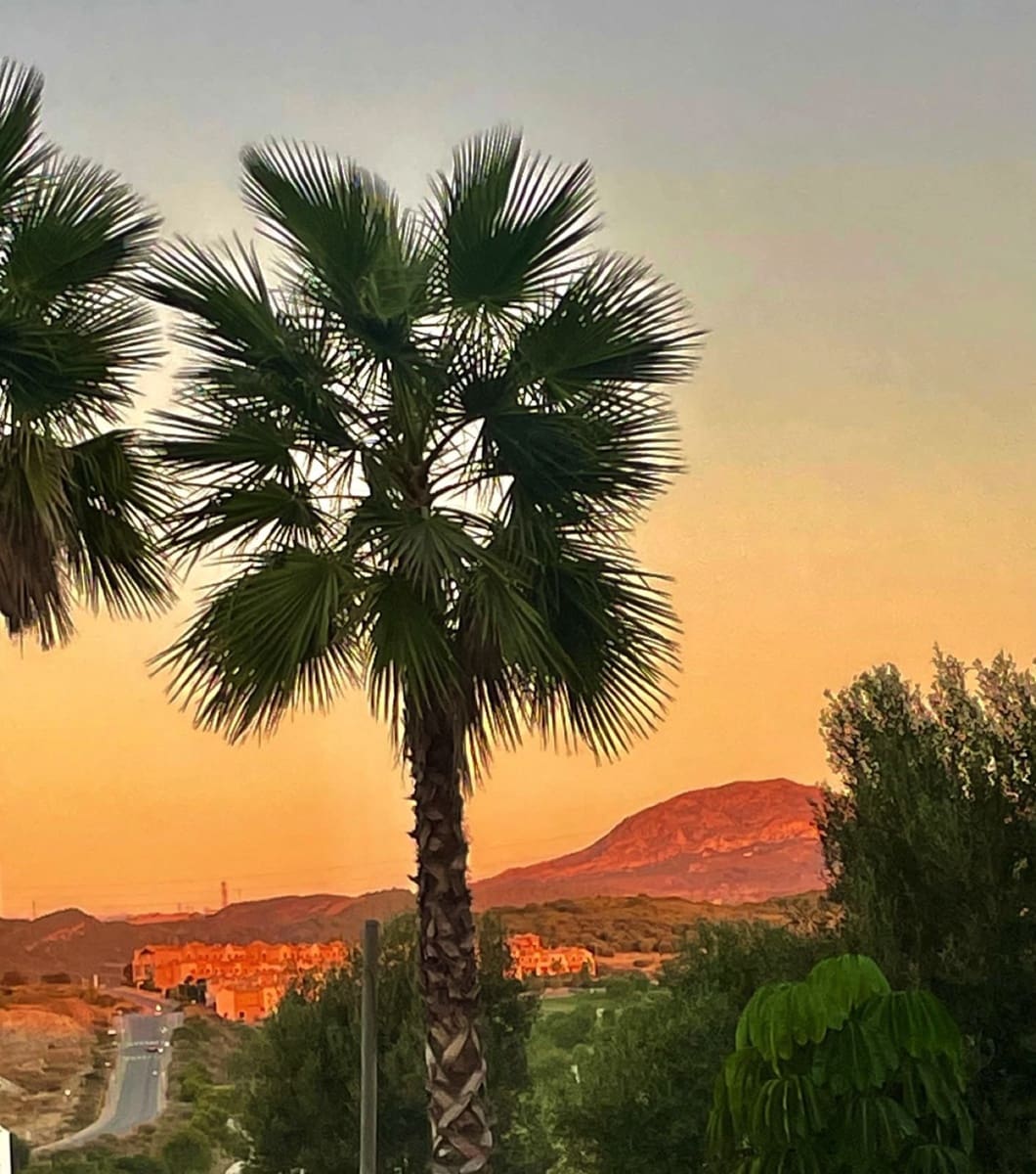 2 soverom Leilighet til salgs i Estepona med svømmebasseng garasje - € 515 000 (Ref: 9651256)