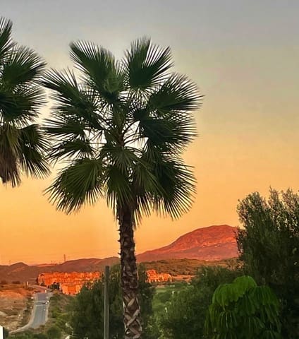 2 soverom Leilighet til salgs i Estepona med svømmebasseng garasje - € 515 000 (Ref: 9651256)