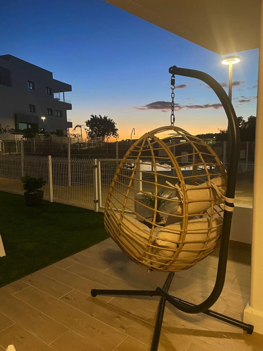 2 soverom Leilighet til salgs i Estepona med svømmebasseng garasje - € 515 000 (Ref: 9651256)