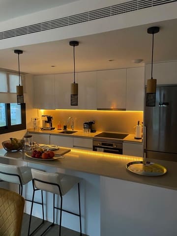 2 soverom Leilighet til salgs i Estepona med svømmebasseng garasje - € 515 000 (Ref: 9651256)
