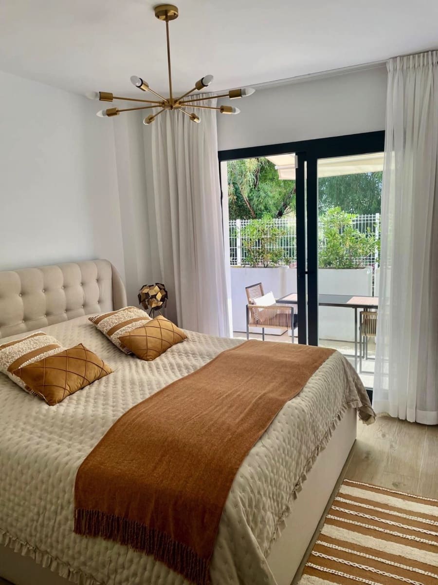 2 soverom Leilighet til salgs i Estepona med svømmebasseng garasje - € 515 000 (Ref: 9651256)