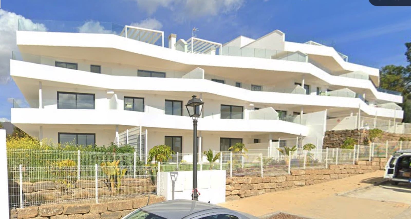 2 soverom Leilighet til salgs i Estepona med svømmebasseng garasje - € 515 000 (Ref: 9651256)