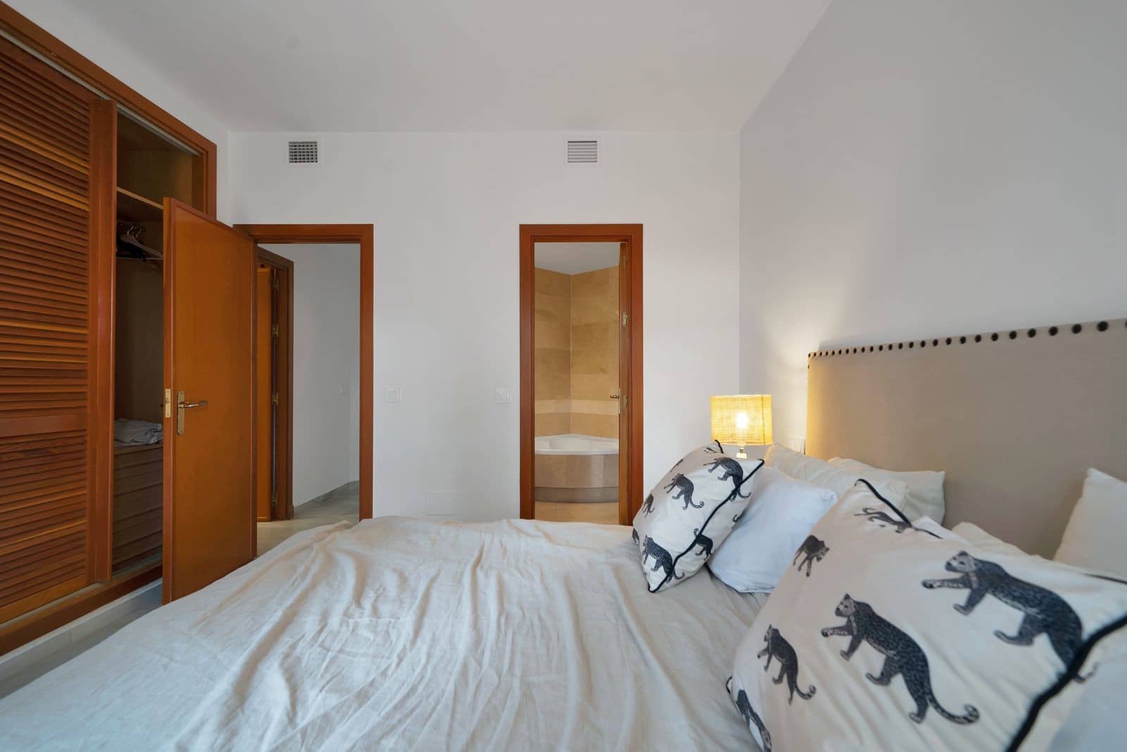 2 quarto Apartamento para venda em Nueva Andalucia com piscina garagem - 940 000 € (Ref: 9655697)