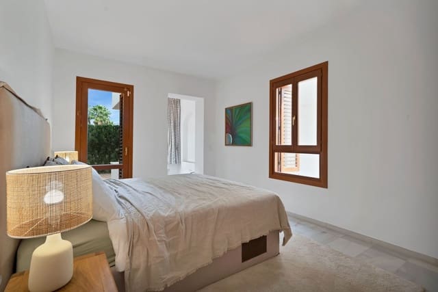 2 quarto Apartamento para venda em Nueva Andalucia, Marbella com piscina garagem - 940 000 € (Ref: 9655697)