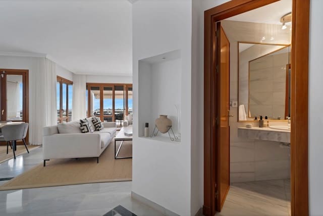 2 quarto Apartamento para venda em Nueva Andalucia, Marbella com piscina garagem - 940 000 € (Ref: 9655697)