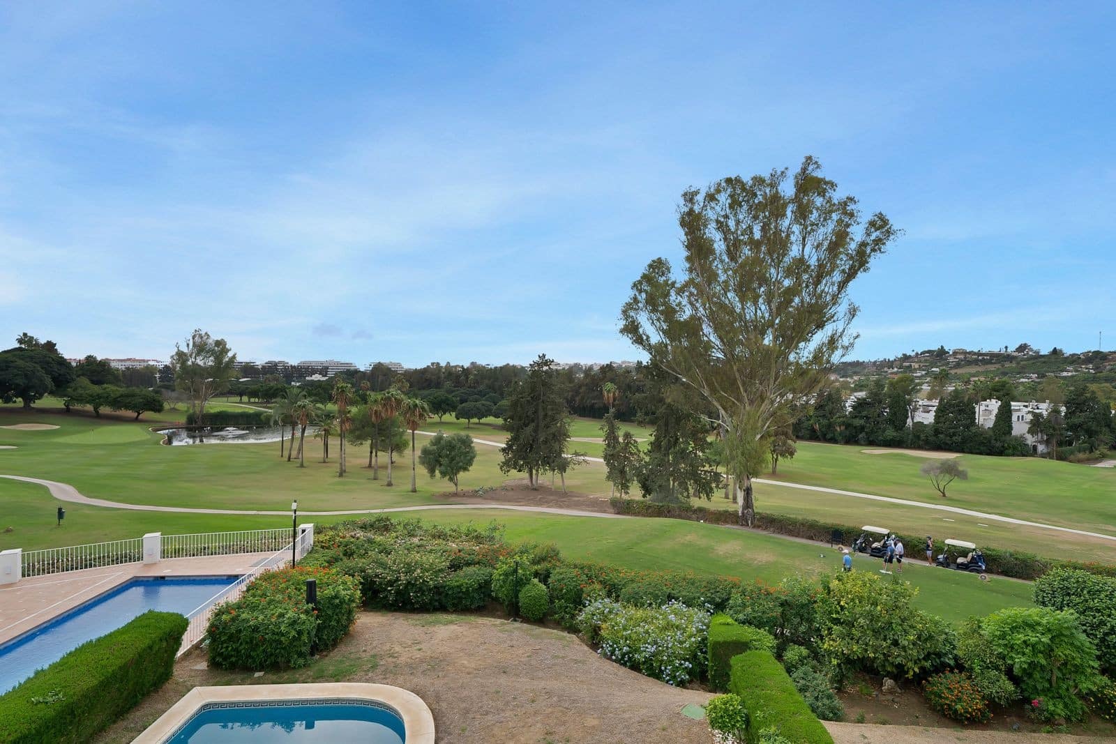 2 quarto Apartamento para venda em Nueva Andalucia com piscina garagem - 940 000 € (Ref: 9655697)