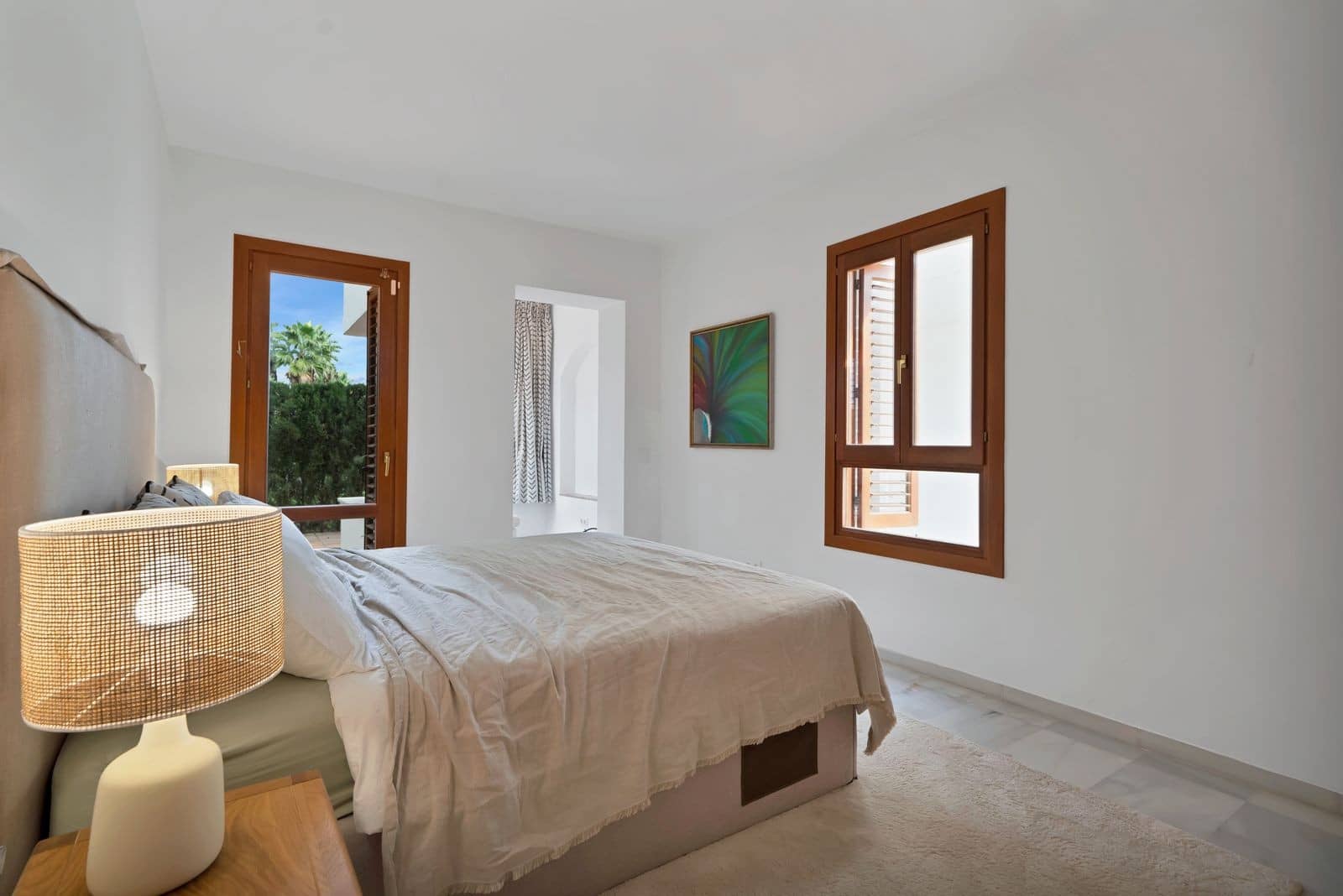 2 bedroom Apartment for sale in Nueva Andalucia with pool garage - € 890,000 (Ref: 9655697)