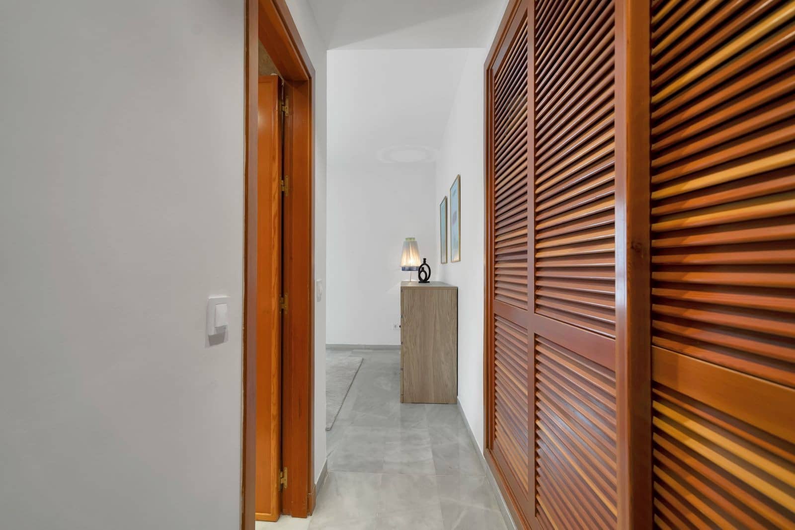 2 bedroom Apartment for sale in Nueva Andalucia with pool garage - € 890,000 (Ref: 9655697)