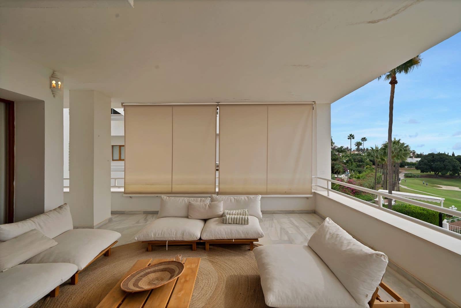 2 bedroom Apartment for sale in Nueva Andalucia with pool garage - € 890,000 (Ref: 9655697)
