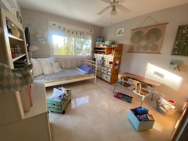 5 chambre Penthouse à vendre à Guadalmina Baja, Marbella avec piscine garage - 740 000 € (Ref: 9655698)