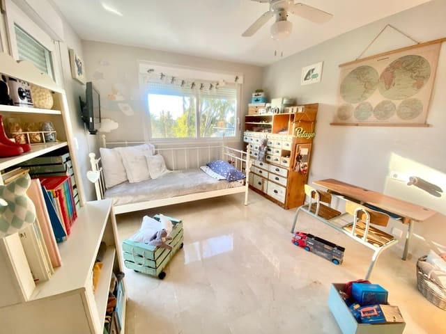 5 chambre Penthouse à vendre à Guadalmina Baja, Marbella avec piscine garage - 740 000 € (Ref: 9655698)