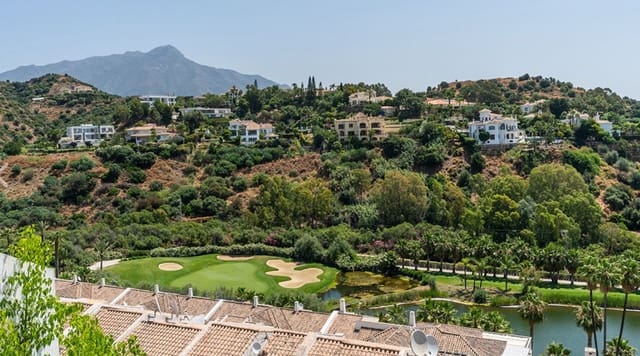 3 quarto Apartamento para venda em La Quinta, Benahavís com piscina garagem - 950 000 € (Ref: 9655699)