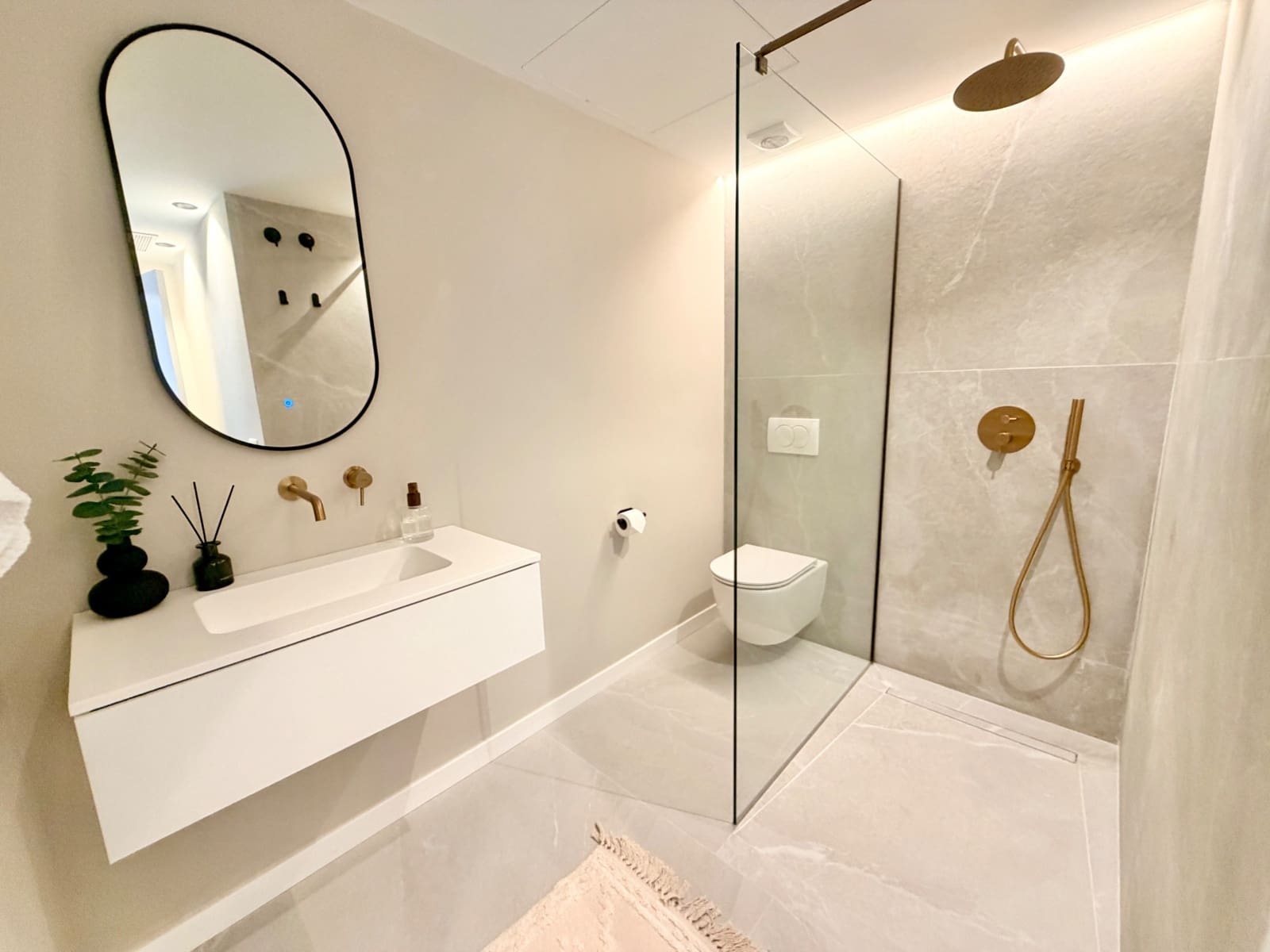 3 bedroom Apartment for sale in La Quinta with pool garage - € 950,000 (Ref: 9655699)