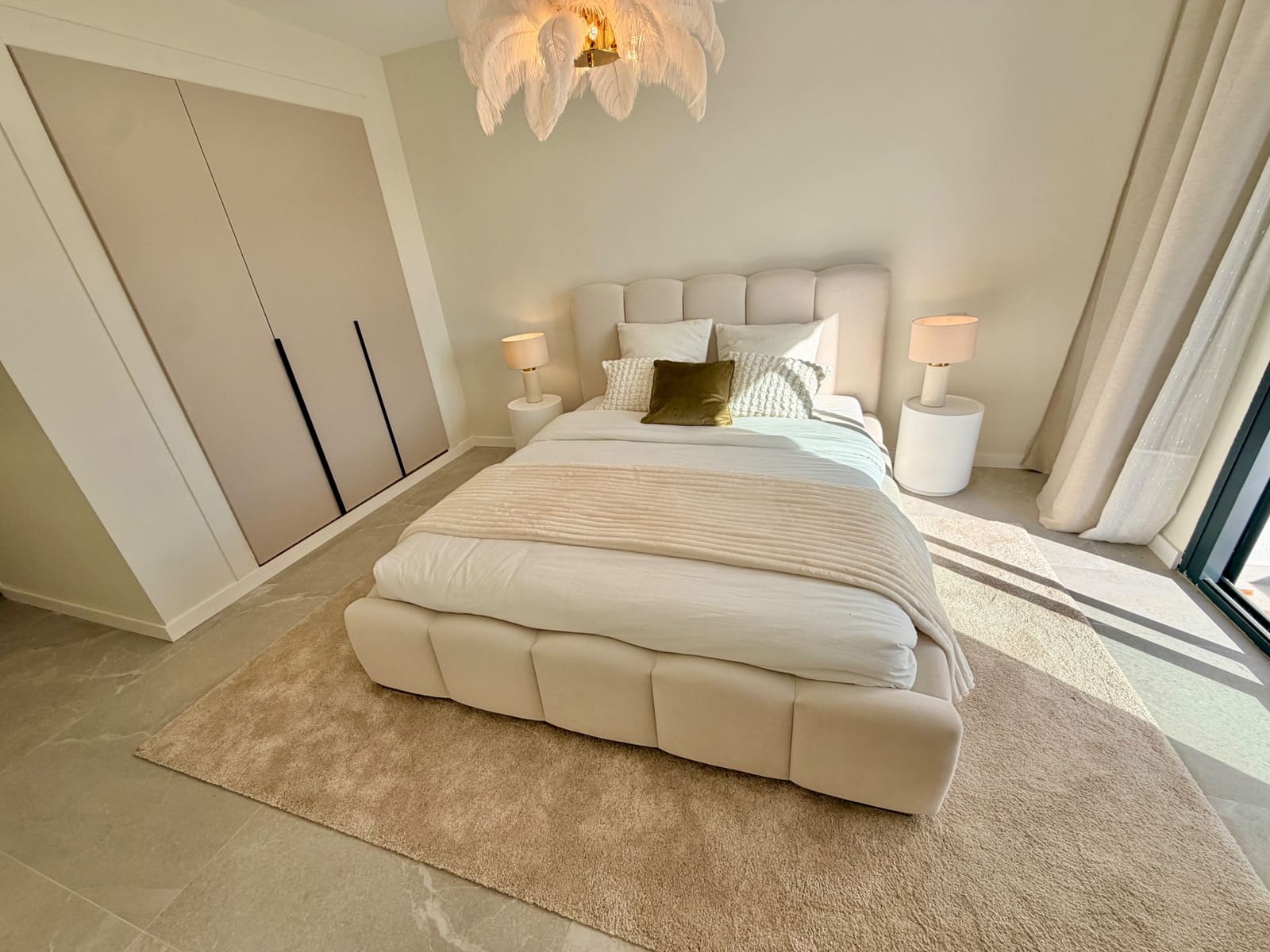 3 bedroom Apartment for sale in La Quinta with pool garage - € 950,000 (Ref: 9655699)