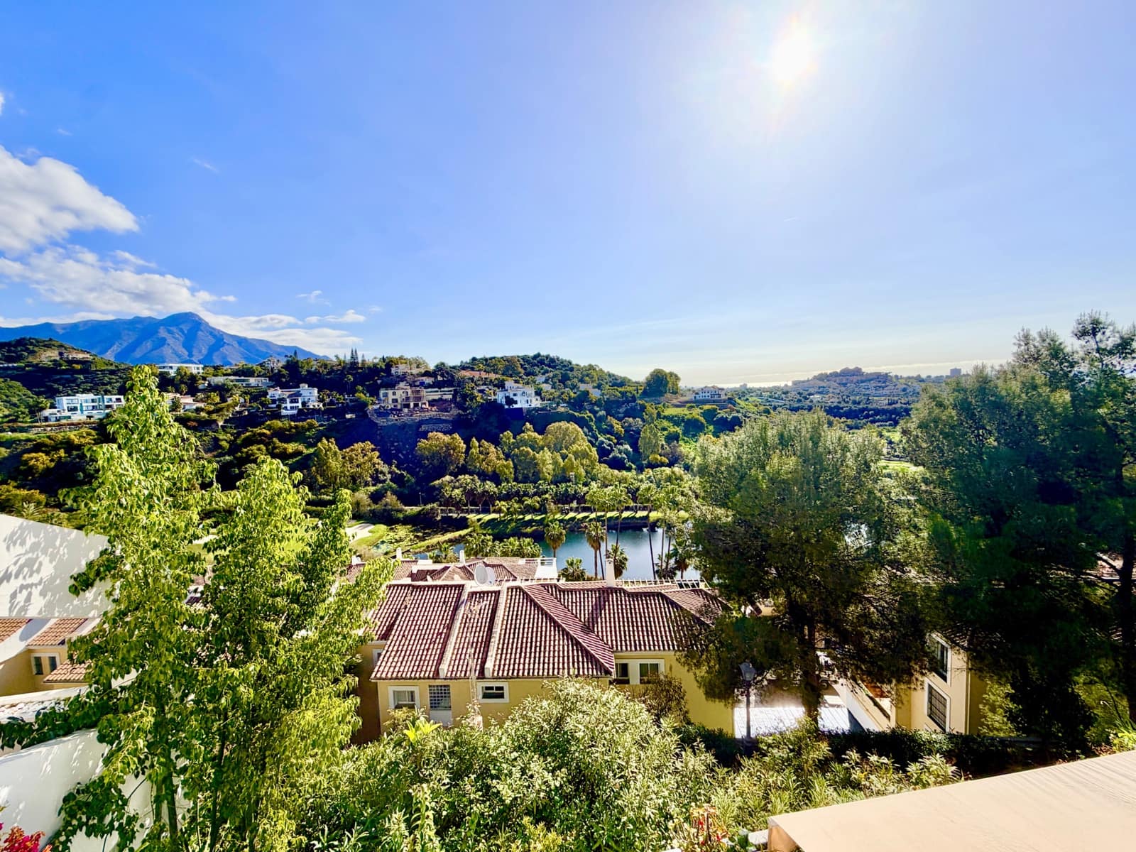 3 bedroom Apartment for sale in La Quinta with pool garage - € 950,000 (Ref: 9655699)