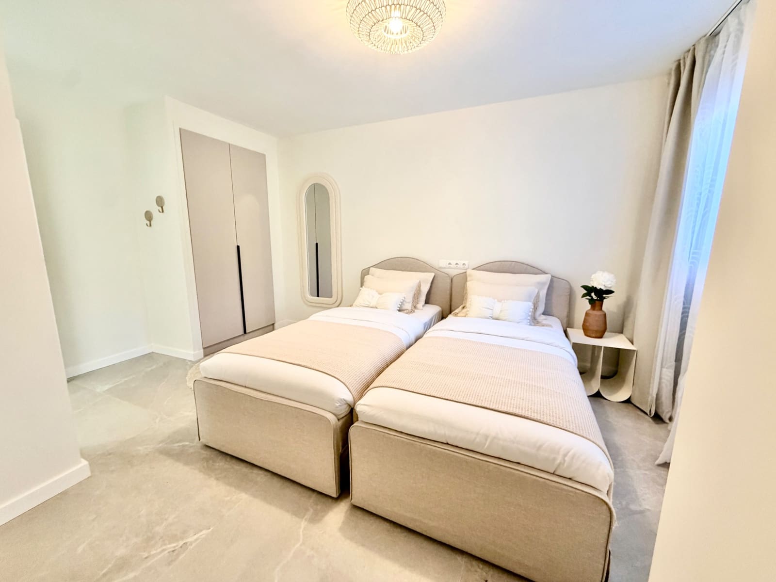 3 bedroom Apartment for sale in La Quinta with pool garage - € 899,000 (Ref: 9655699)