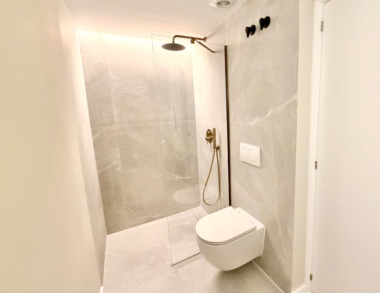 3 bedroom Apartment for sale in La Quinta with pool garage - € 899,000 (Ref: 9655699)