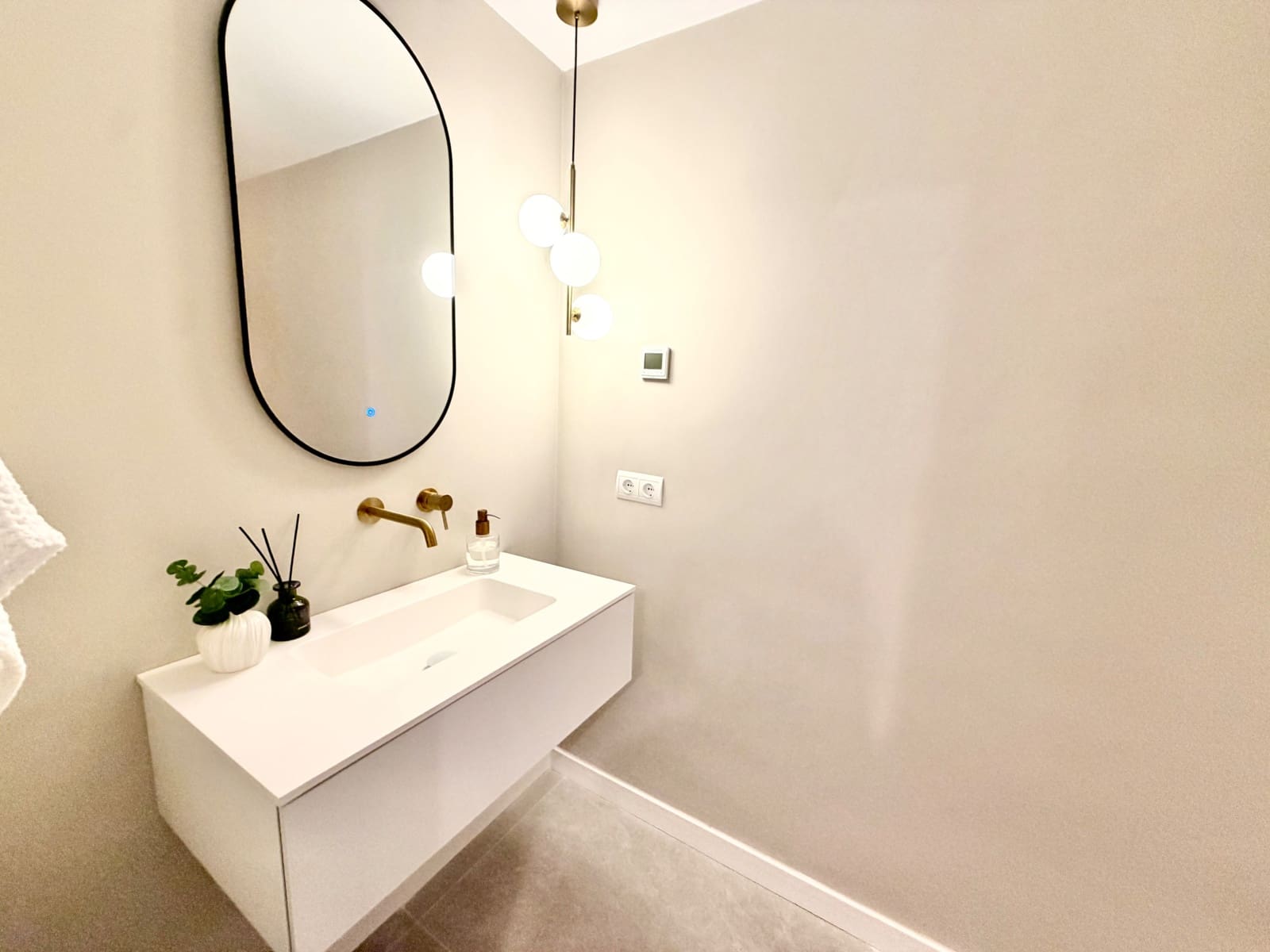 3 bedroom Apartment for sale in La Quinta with pool garage - € 899,000 (Ref: 9655699)